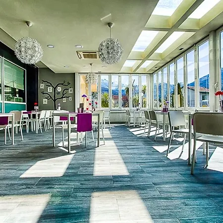 犹太教堂水疗酒店 3*